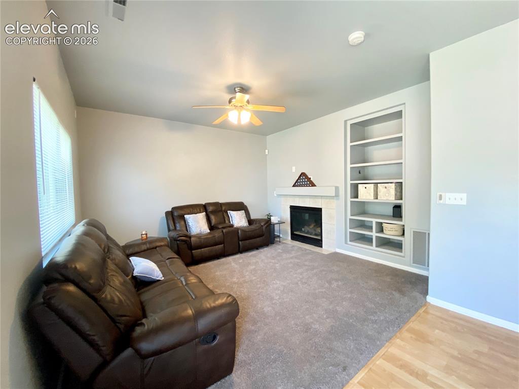 Image 7 of 20: Living Room