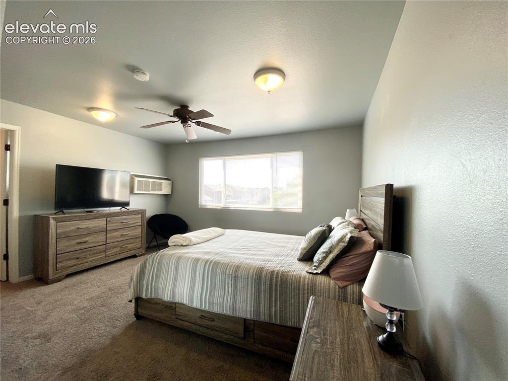 Image 8 of 20: Bedroom