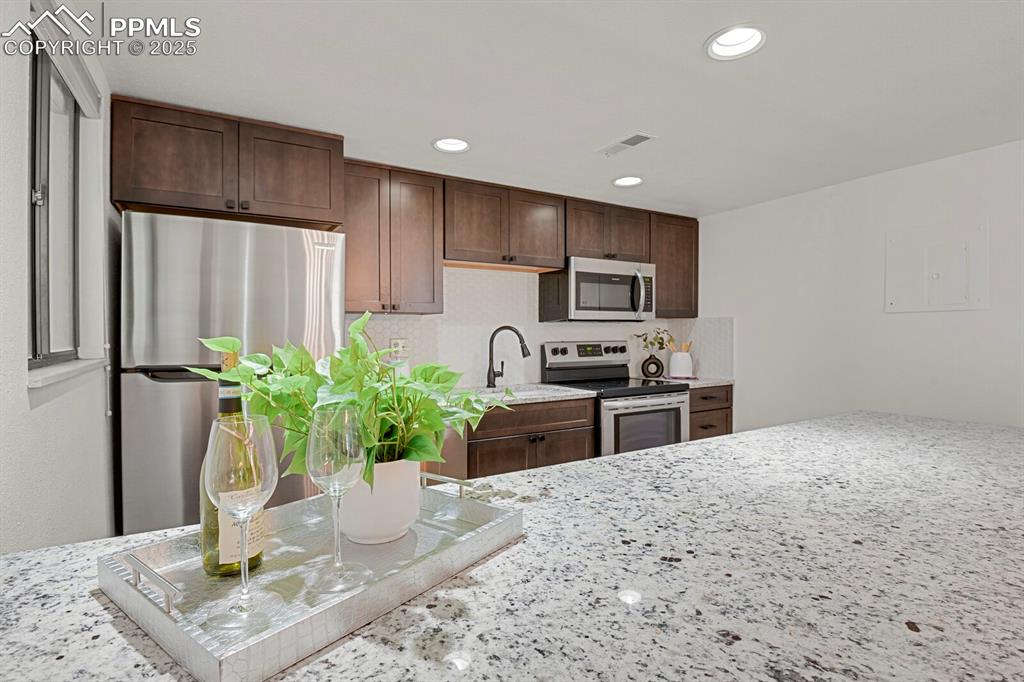 Image 10 of 33: Kitchen