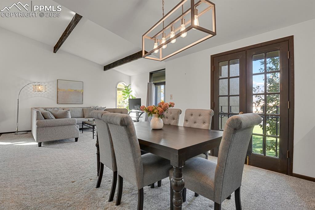 Image 6 of 33: Dining Area