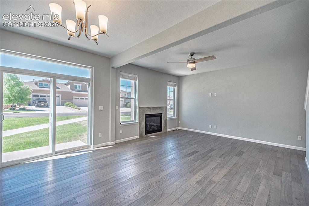 Image 7 of 40: Living Room