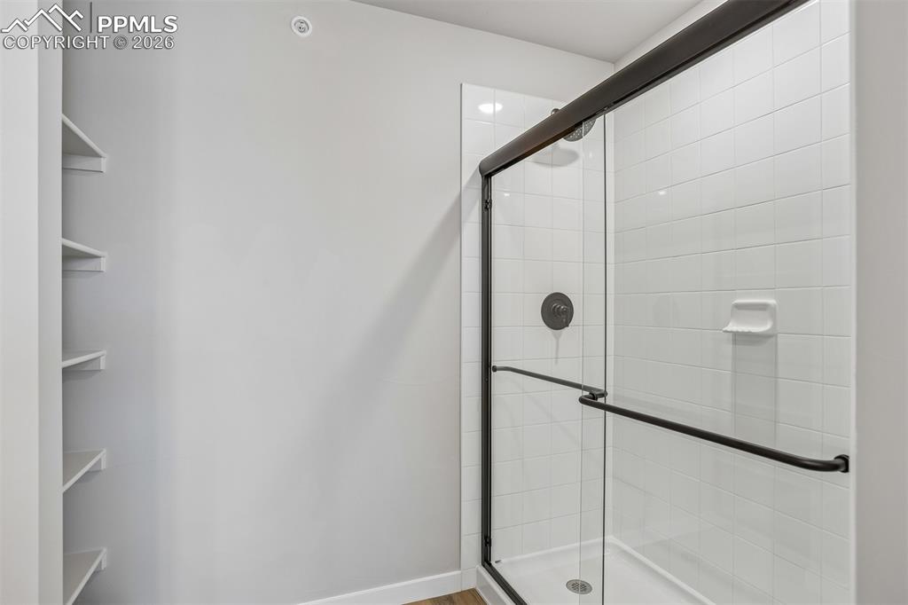 Image 12 of 24: Bathroom