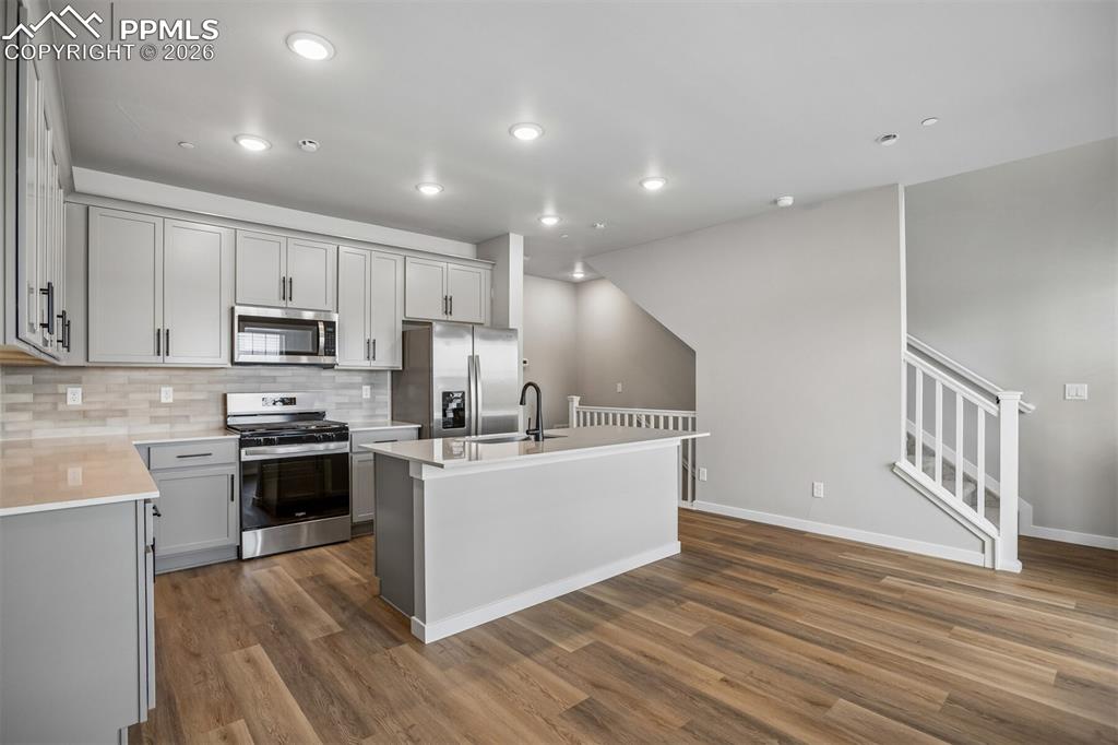 Image 6 of 24: Kitchen
