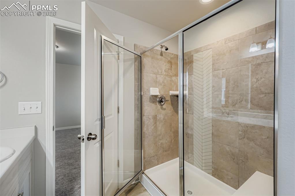 Image 18 of 29: Bathroom