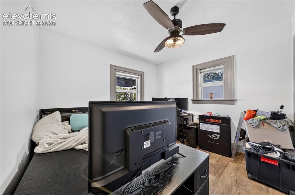 Image 9 of 18: Bedroom