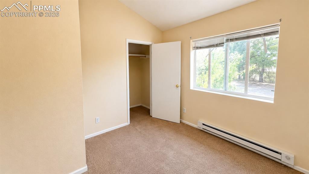 Image 6 of 18: Bedroom