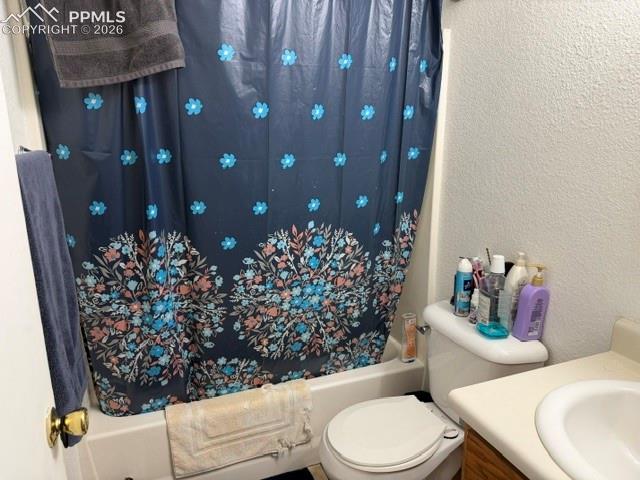 Image 7 of 18: Bathroom