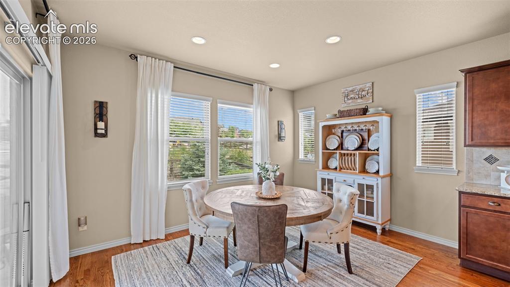 Image 11 of 45: Dining Area