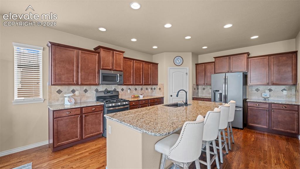 Image 12 of 45: Kitchen