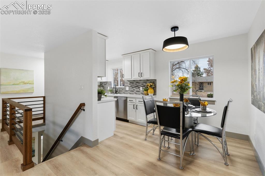 Image 10 of 36: Dining Area