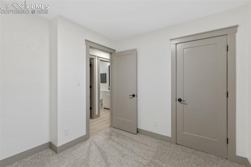 Image 21 of 36: Bedroom