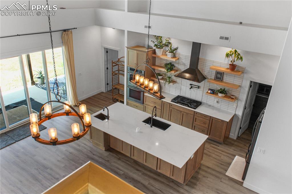 Image 12 of 34: Kitchen