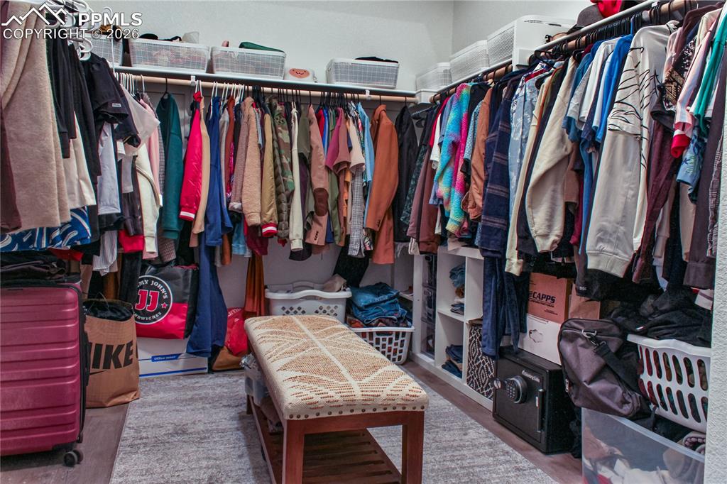 Image 17 of 34: Closet