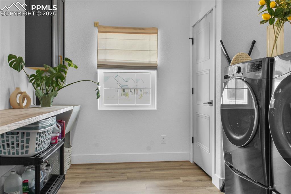 Image 18 of 34: Main Level Laundry