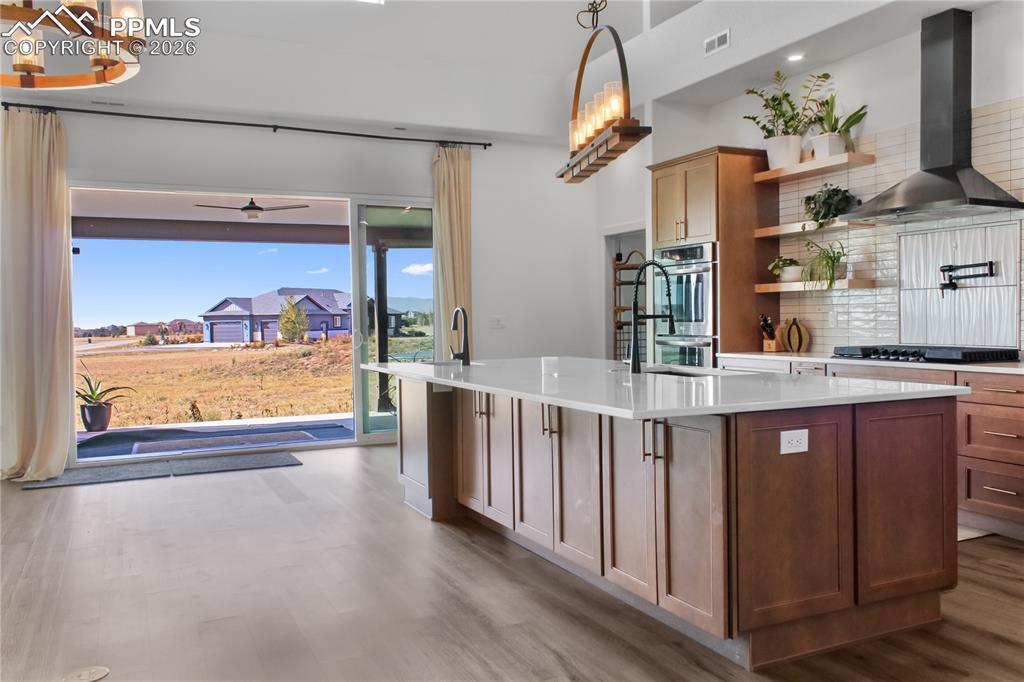 Image 2 of 34: Kitchen