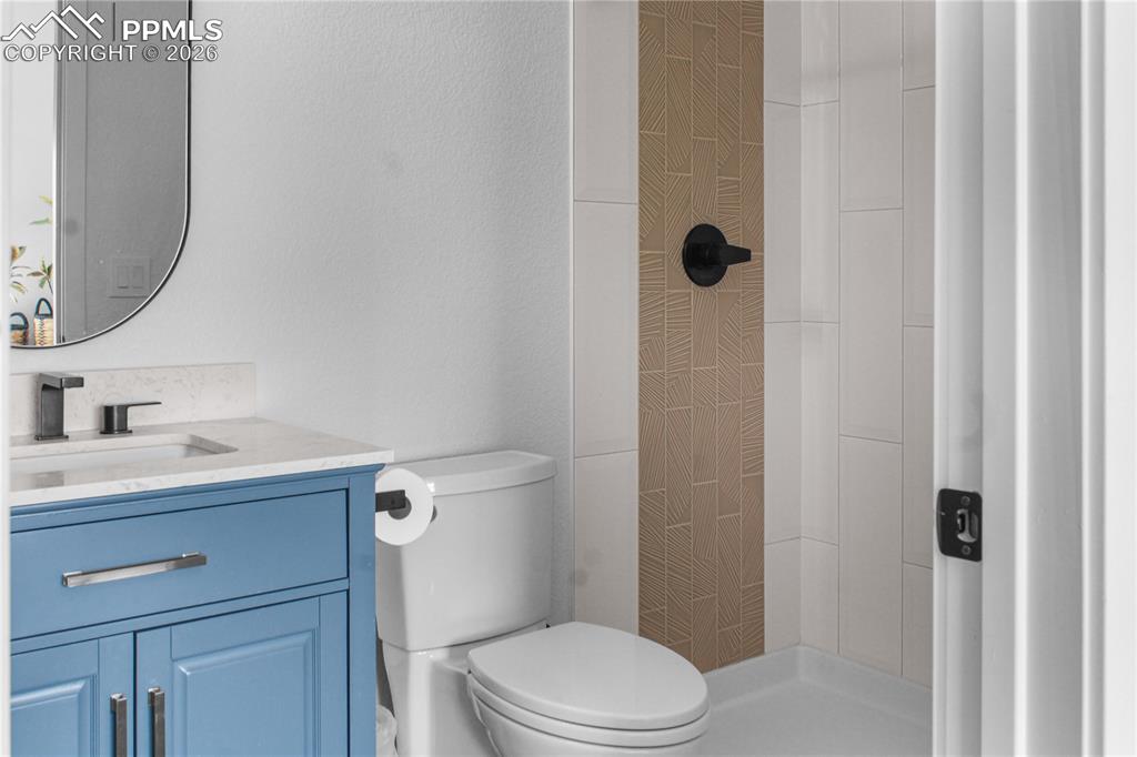 Image 20 of 34: Bathroom