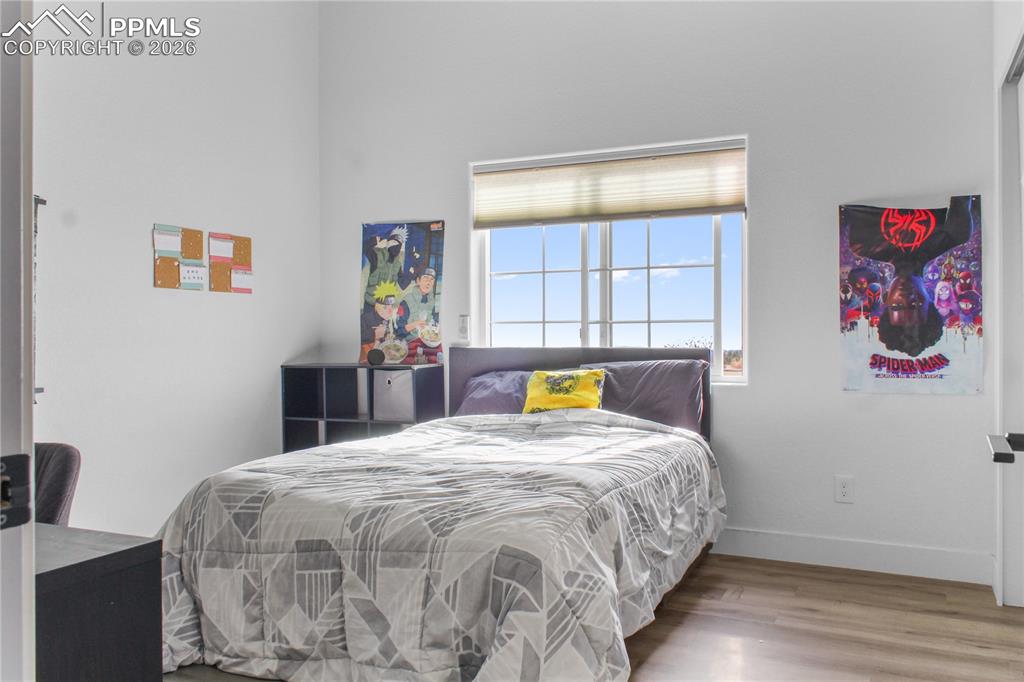 Image 24 of 34: Bedroom #5