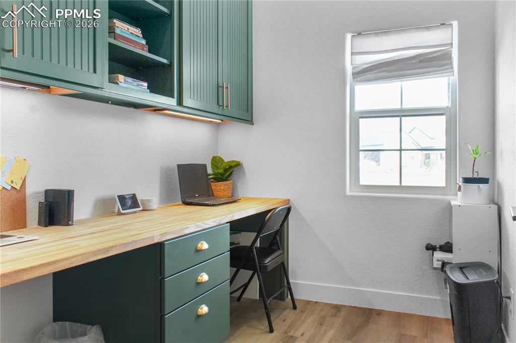 Image 29 of 34: Office #1