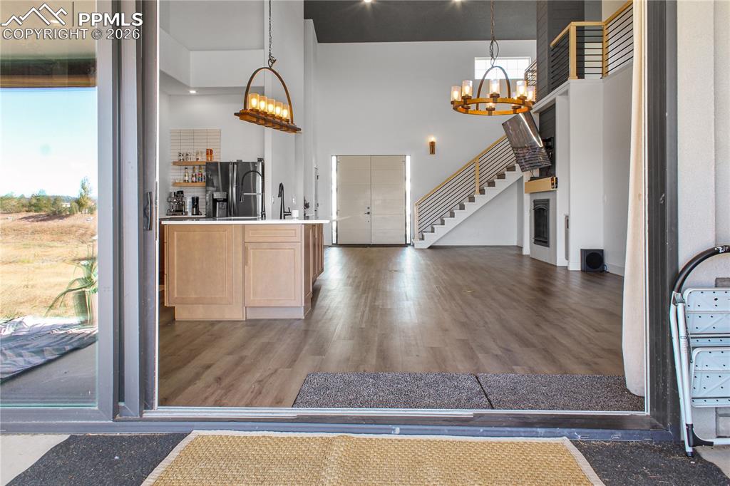 Image 3 of 34: Kitchen