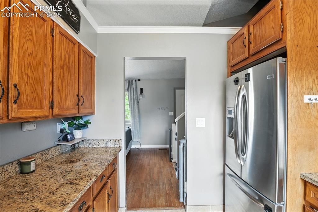 Image 10 of 38: Kitchen