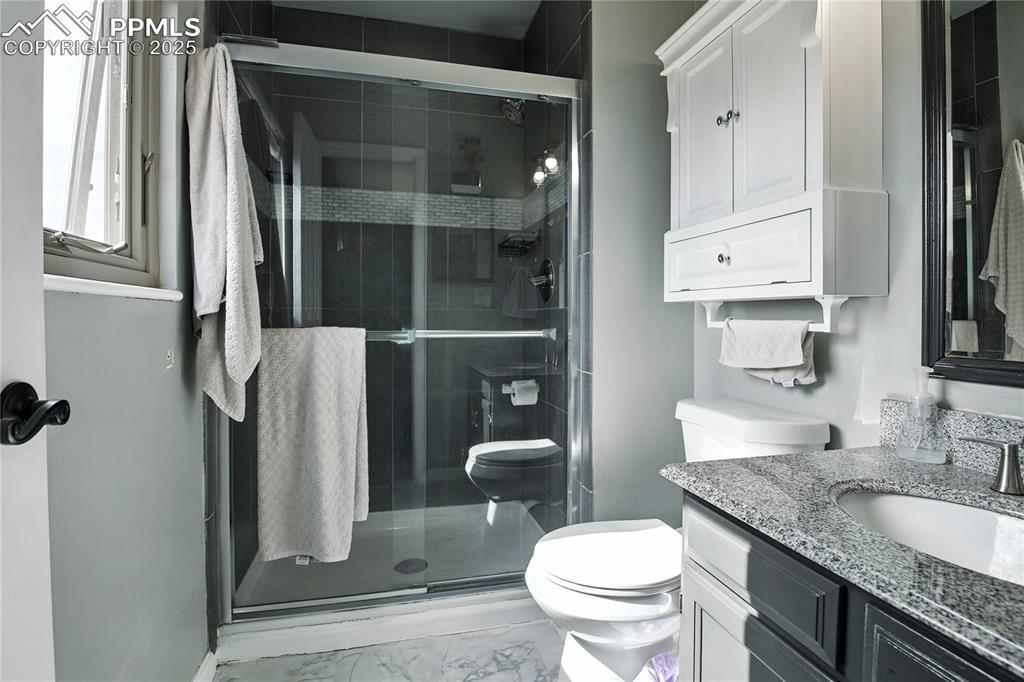 Image 13 of 38: Bathroom