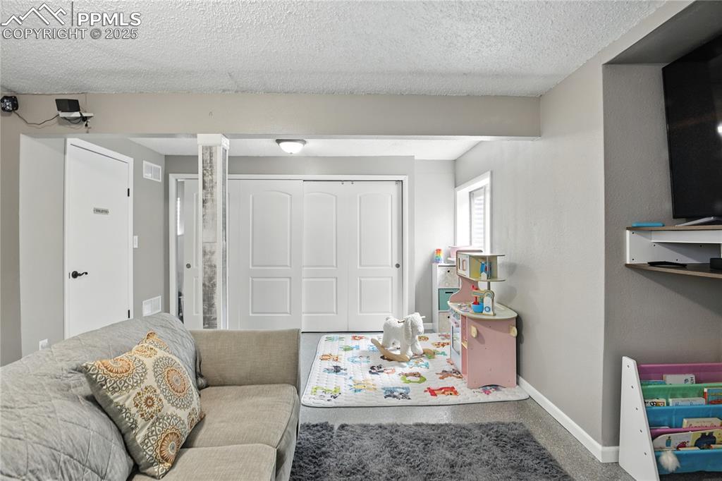 Image 19 of 38: Family Room