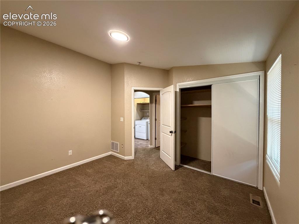 Image 16 of 32: Front unit