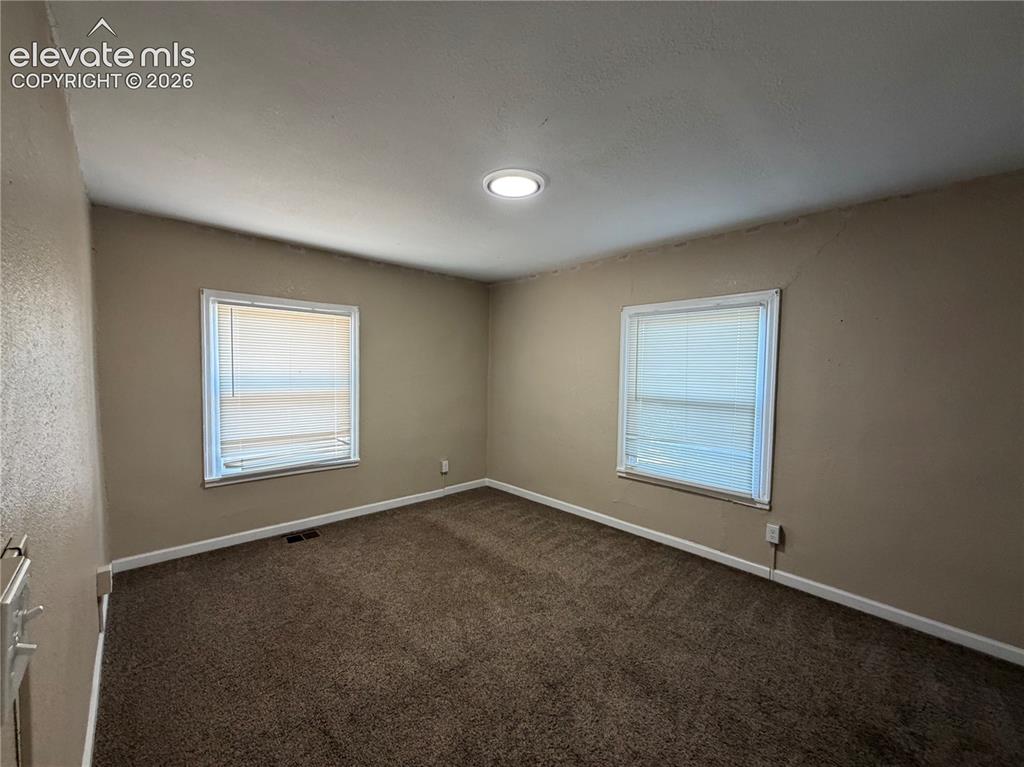 Image 8 of 32: Front Unit 
