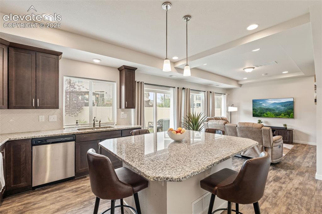 Image 18 of 48: Kitchen