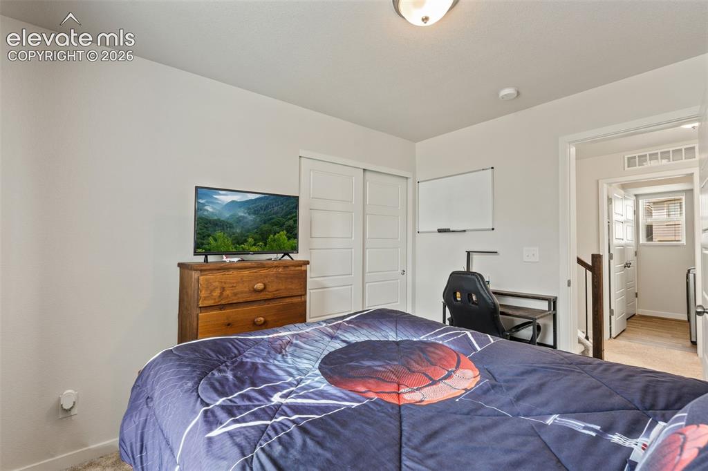 Image 31 of 48: Bedroom