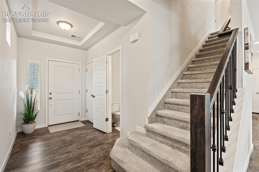 Image 6 of 48: Entry