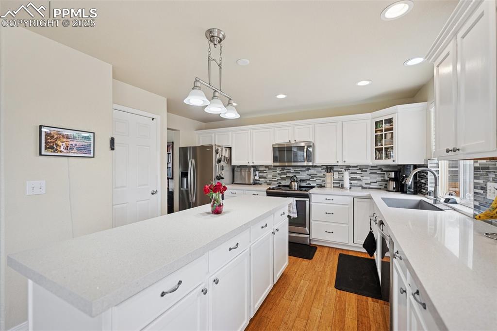 Image 8 of 35: Kitchen