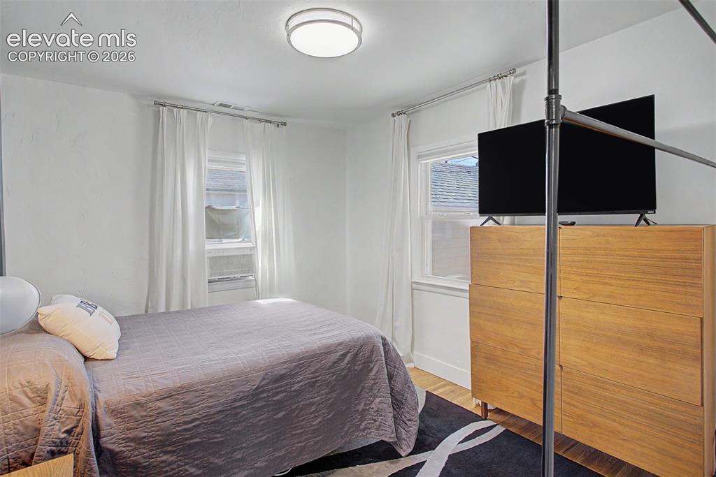 Image 12 of 15: Master Bedroom