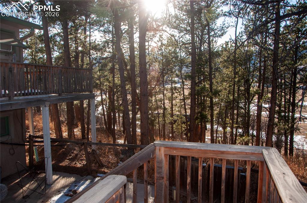 Image 16 of 23: Deck