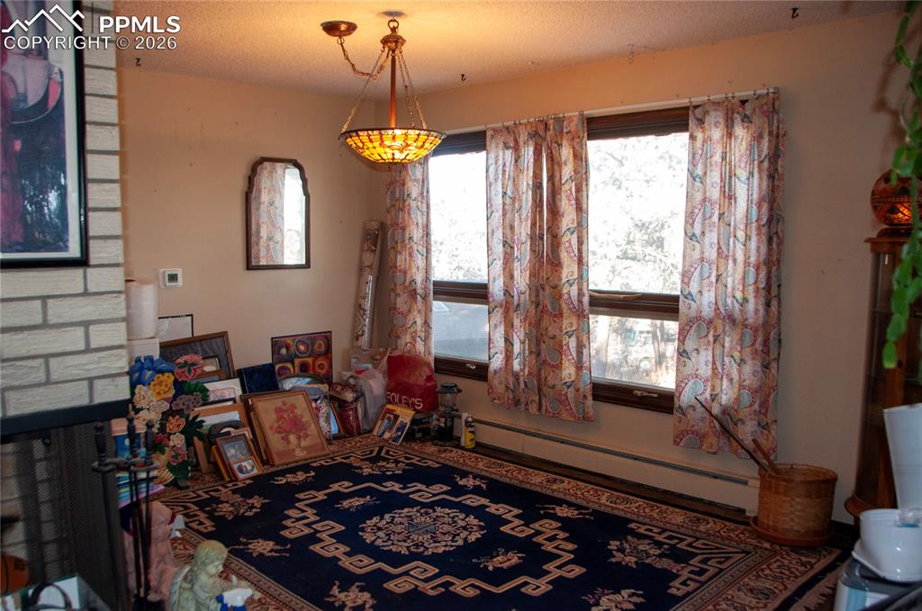 Image 8 of 23: Dining Area