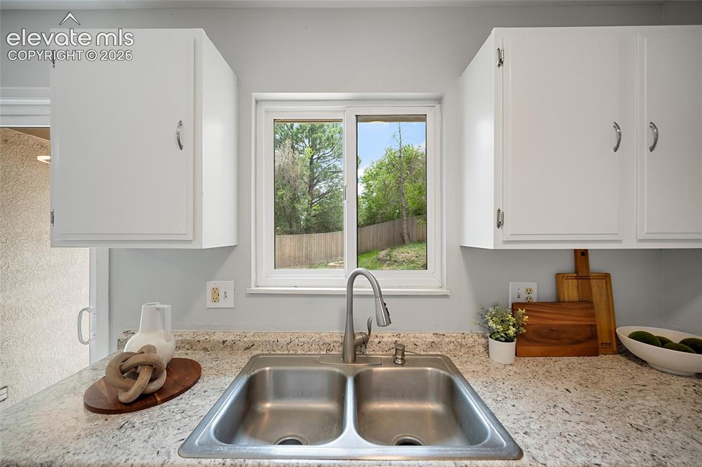 Image 12 of 38: Kitchen