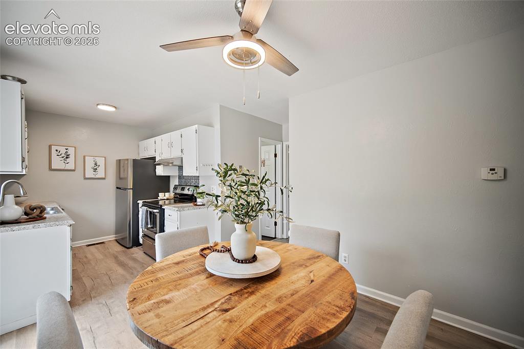 Image 9 of 38: Dining Area