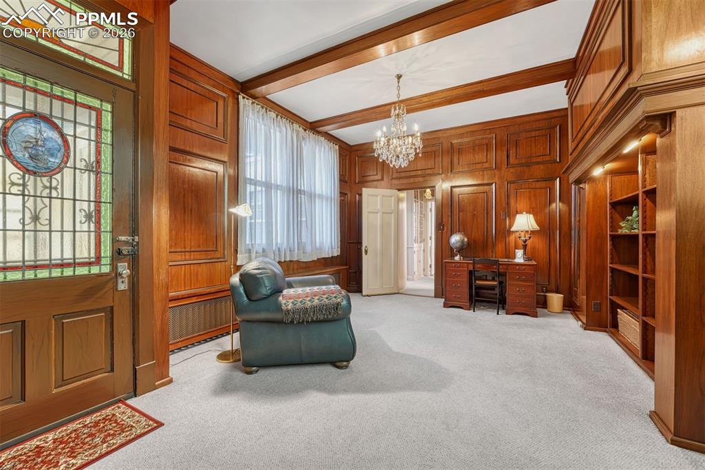 Image 22 of 50: Sun Room