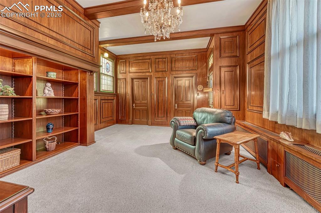 Image 23 of 50: Sun Room