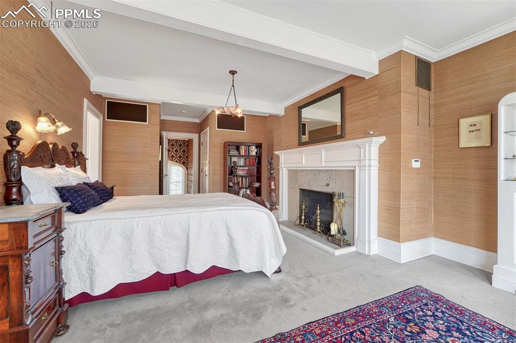 Image 30 of 50: Bathroom