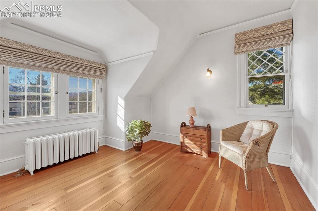 Image 42 of 50: Built-ins on the 2nd level