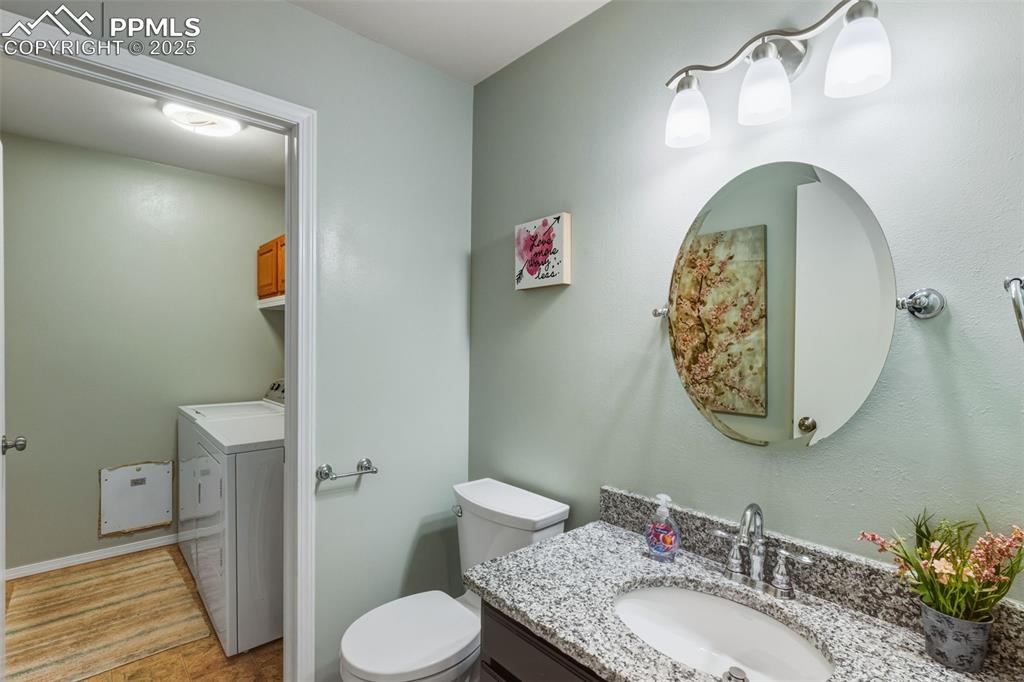 Image 17 of 50: Bathroom