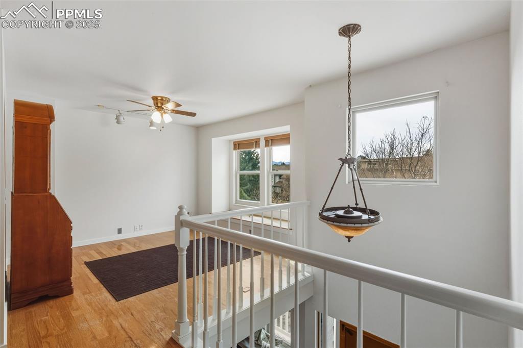 Image 19 of 50: Loft