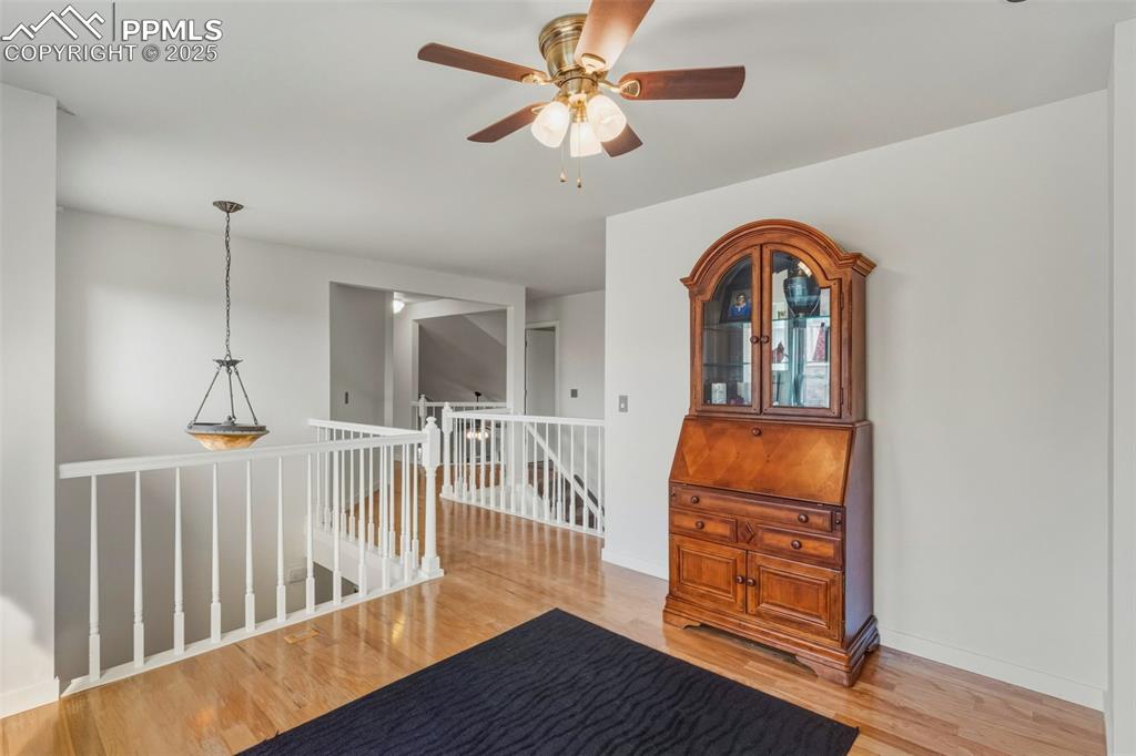 Image 21 of 50: Loft