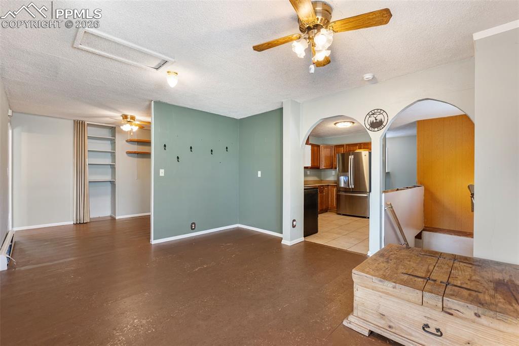 Image 14 of 44: Living Room