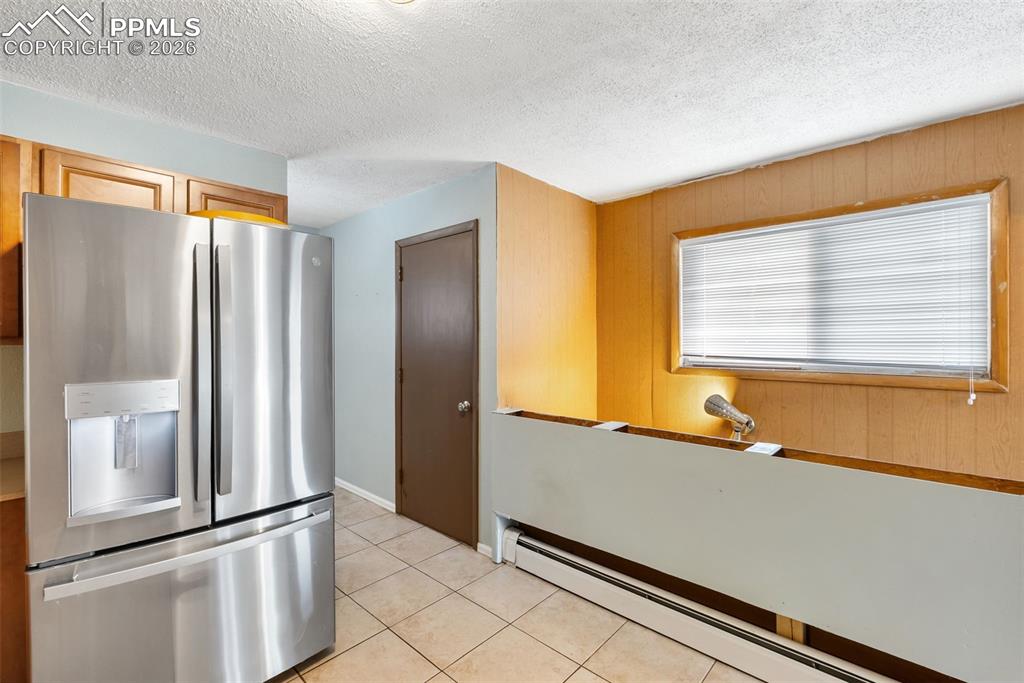 Image 27 of 44: Kitchen