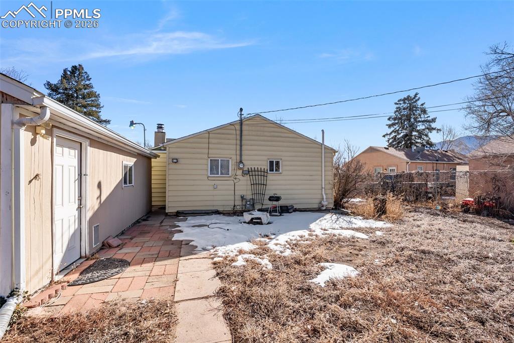 Image 36 of 44: Back of Structure