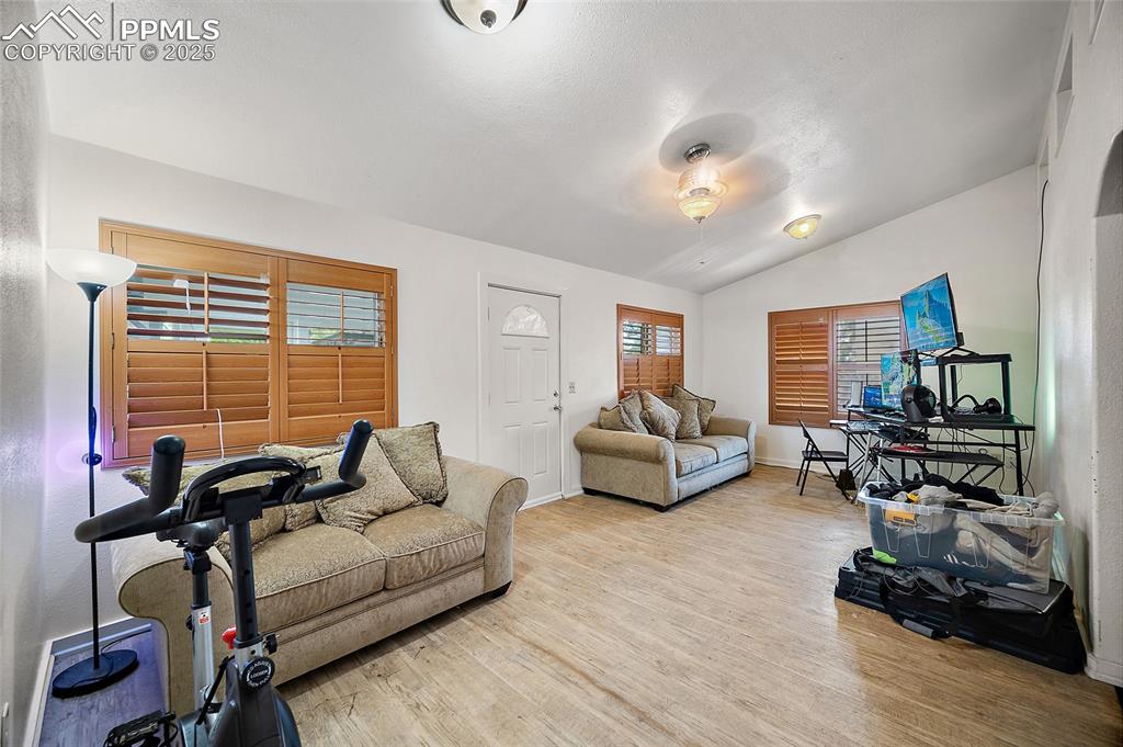 Image 6 of 27: Living Room