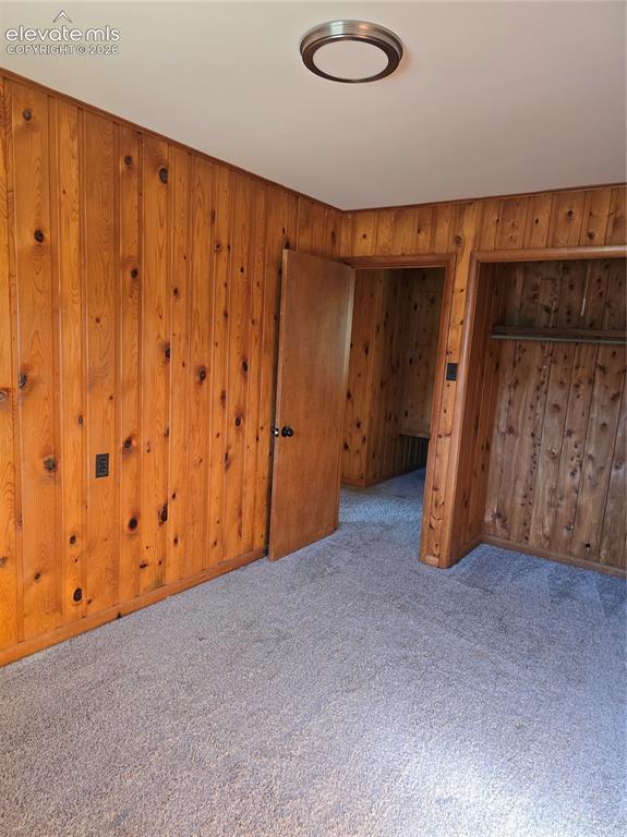 Image 12 of 28: Bedroom