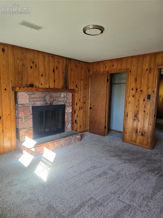 Image 16 of 28: Living Room